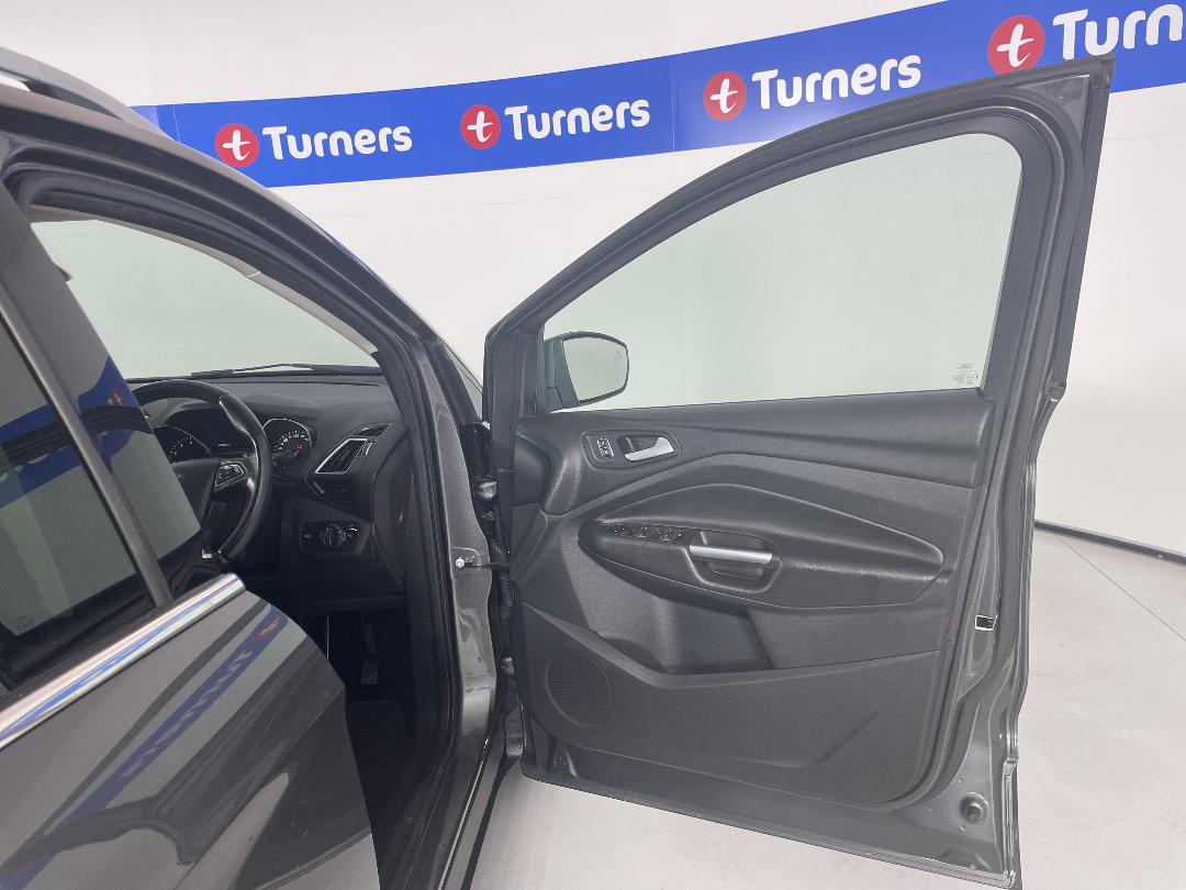 Photo '15' of Ford Escape