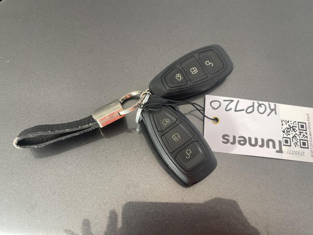 Photo '22' of Ford Escape