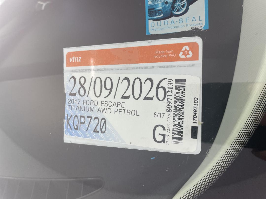 Photo '24' of Ford Escape