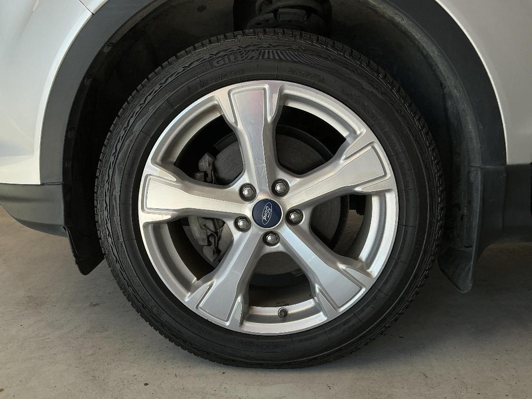 Photo '10' of Ford Escape Photo '10' of Ford Escape