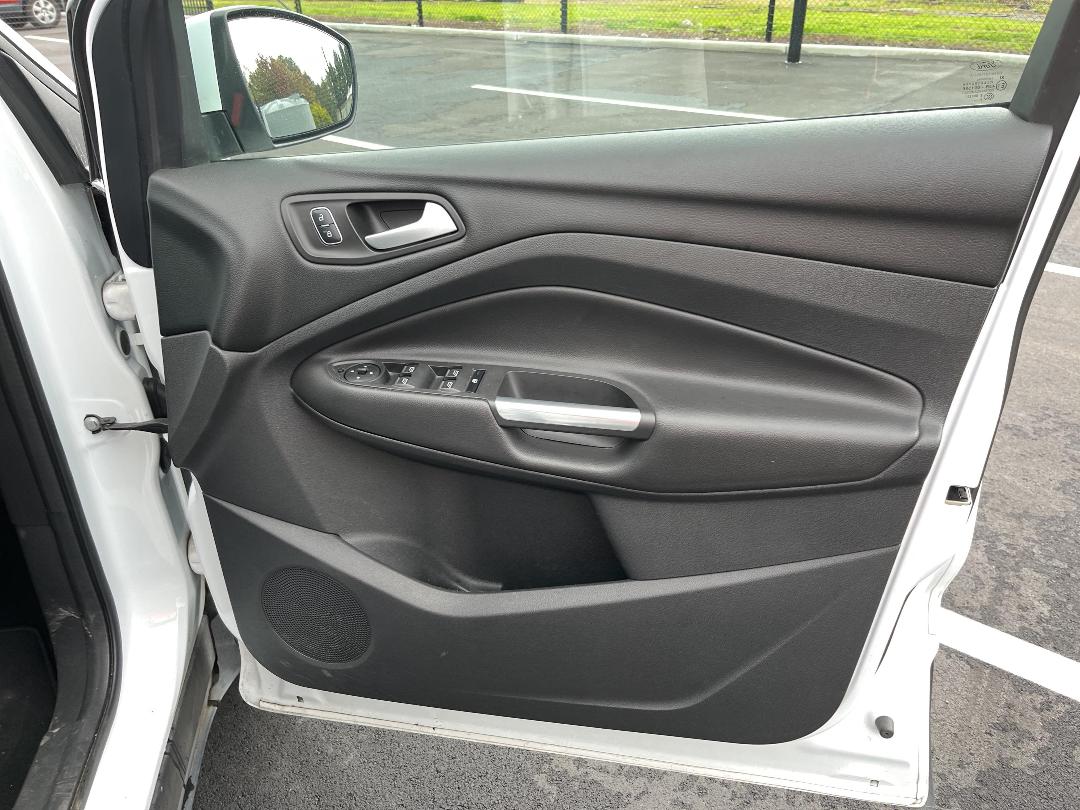 Photo '13' of Ford Escape Trend FWD Petrol