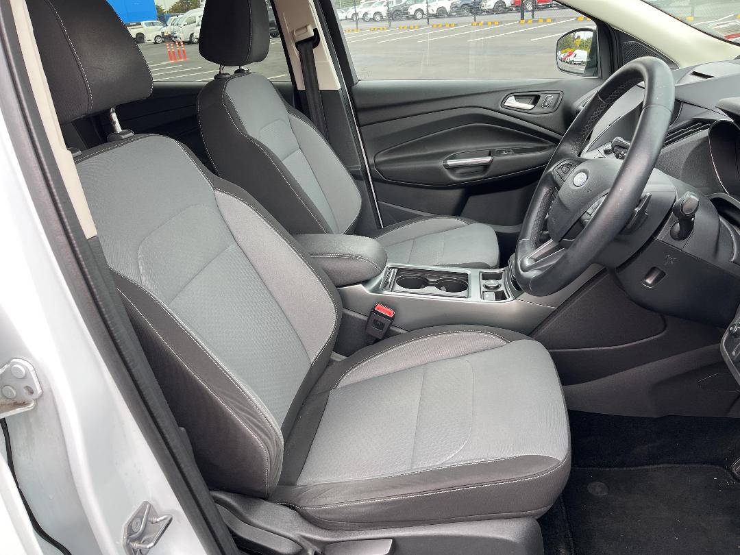 Photo '14' of Ford Escape Trend FWD Petrol