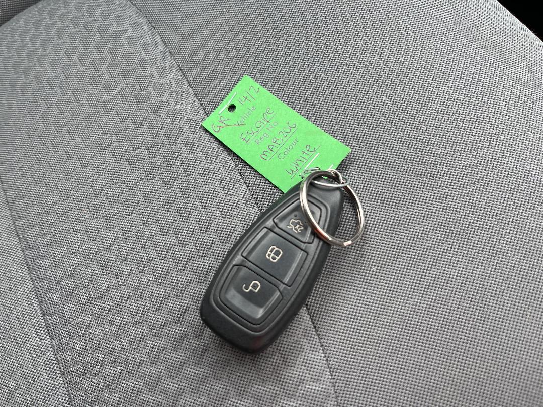 Photo '15' of Ford Escape Trend FWD Petrol