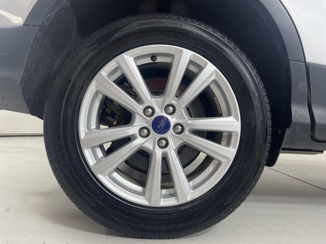 Photo '12' of Ford Escape Photo '12' of Ford Escape