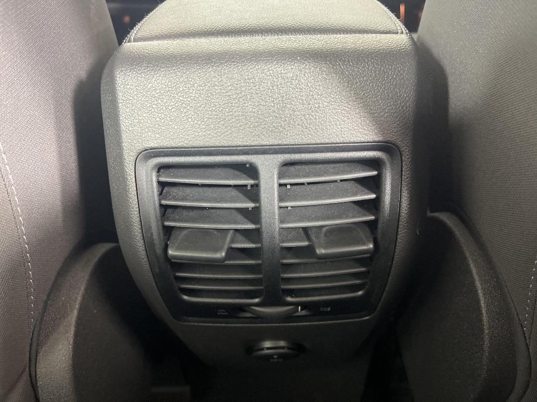 Photo '24' of Ford Escape Photo '24' of Ford Escape