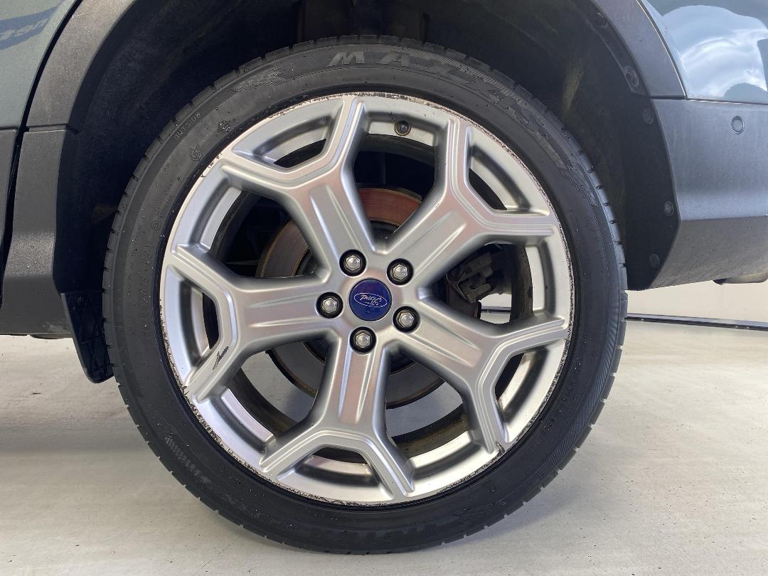 Photo '11' of Ford Escape