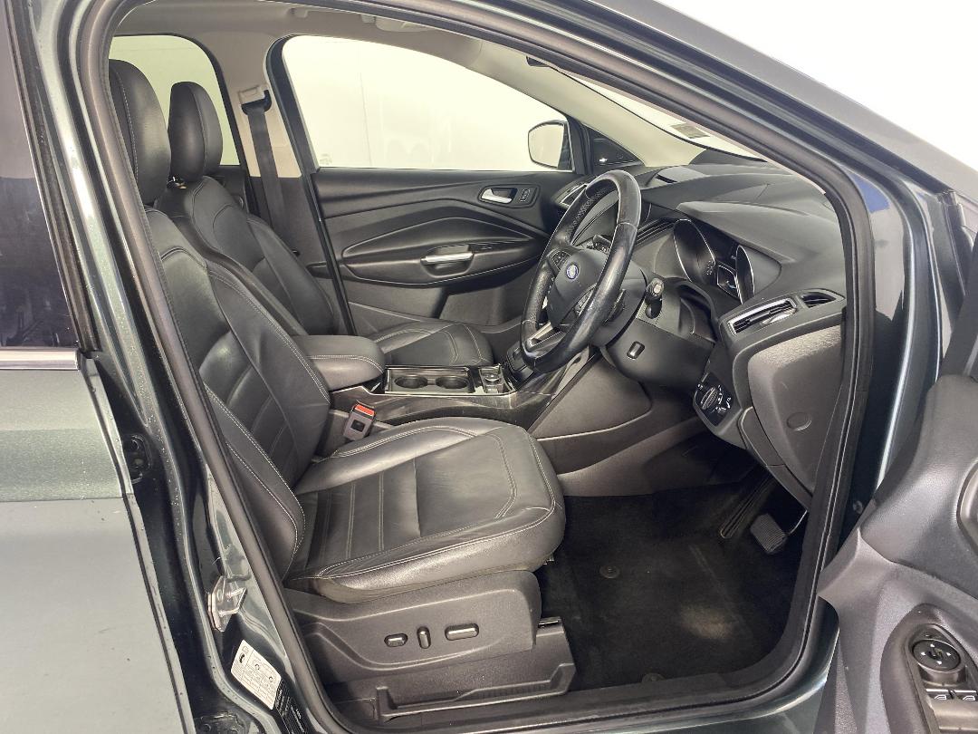 Photo '16' of Ford Escape