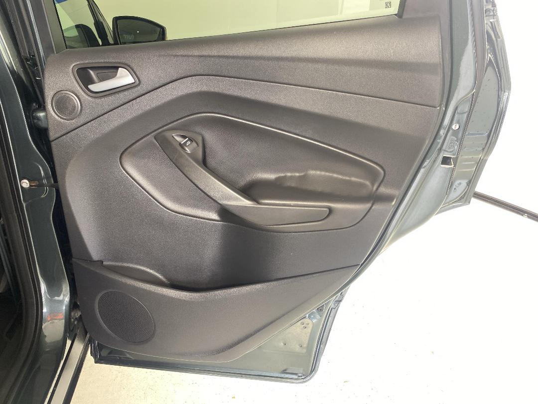 Photo '19' of Ford Escape