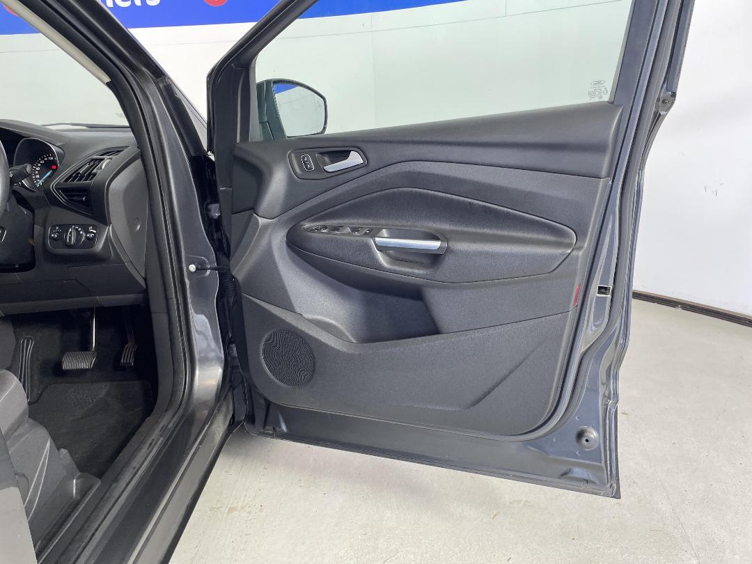 Photo '15' of Ford Escape Photo '15' of Ford Escape