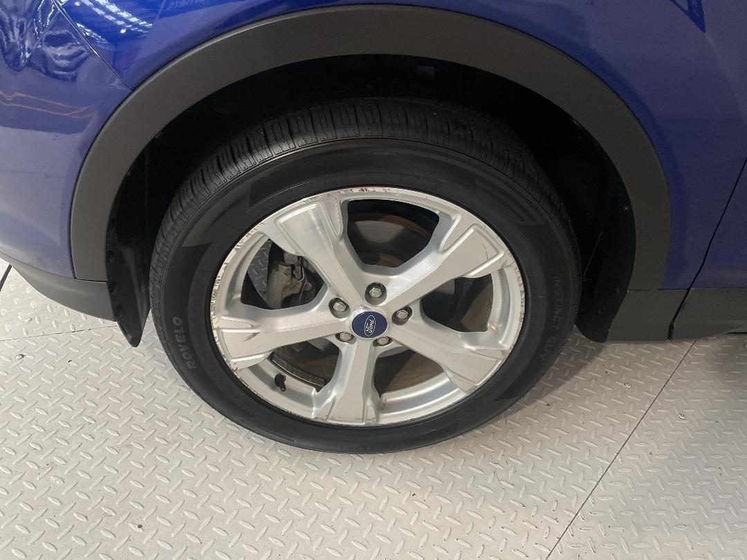 Photo '10' of Ford Escape