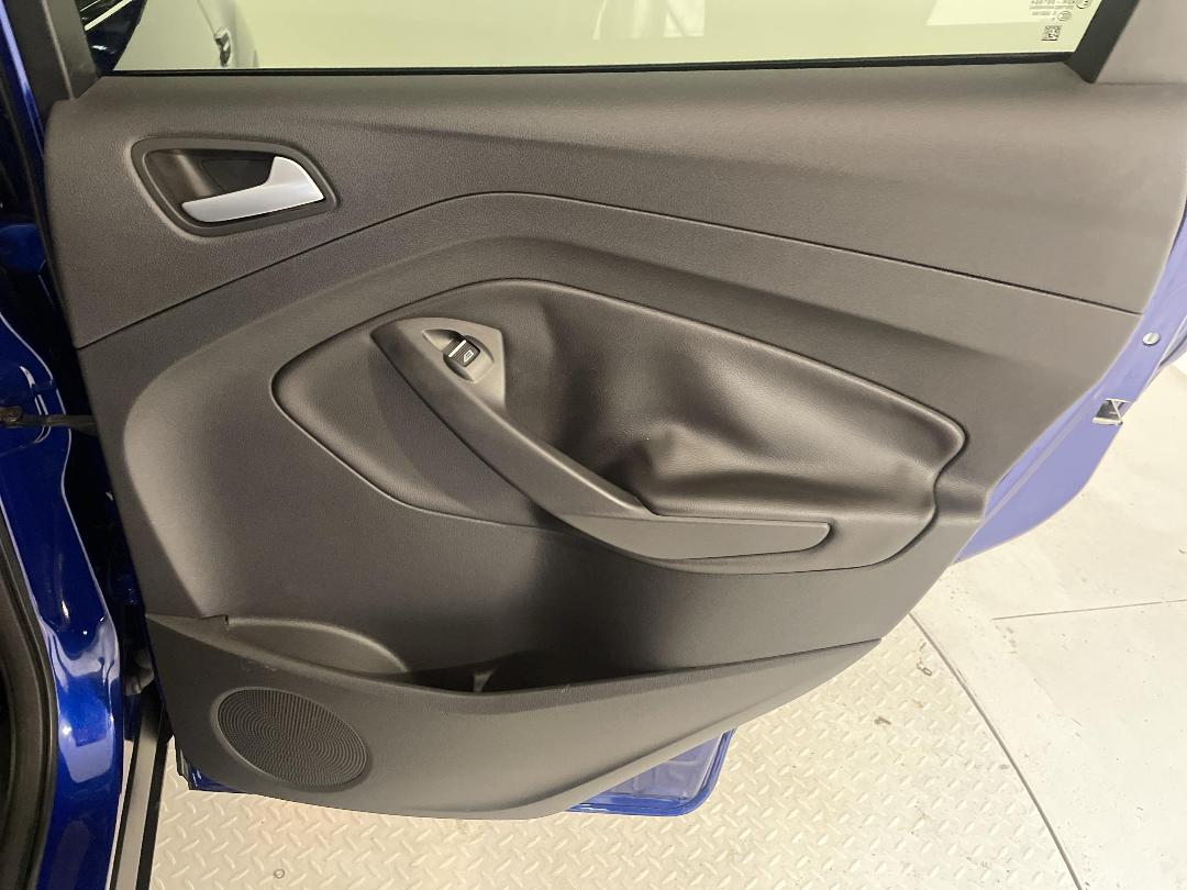 Photo '19' of Ford Escape