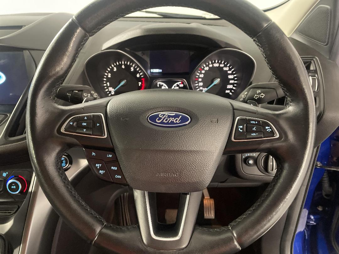 Photo '28' of Ford Escape