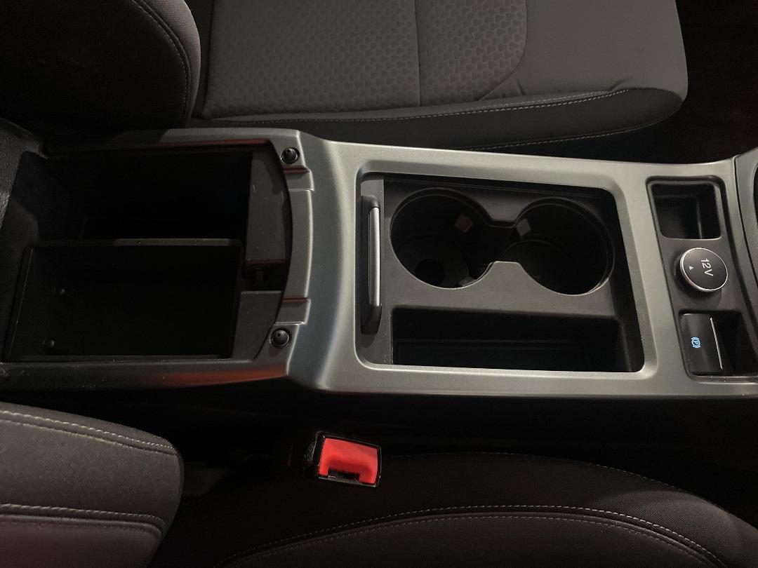 Photo '33' of Ford Escape