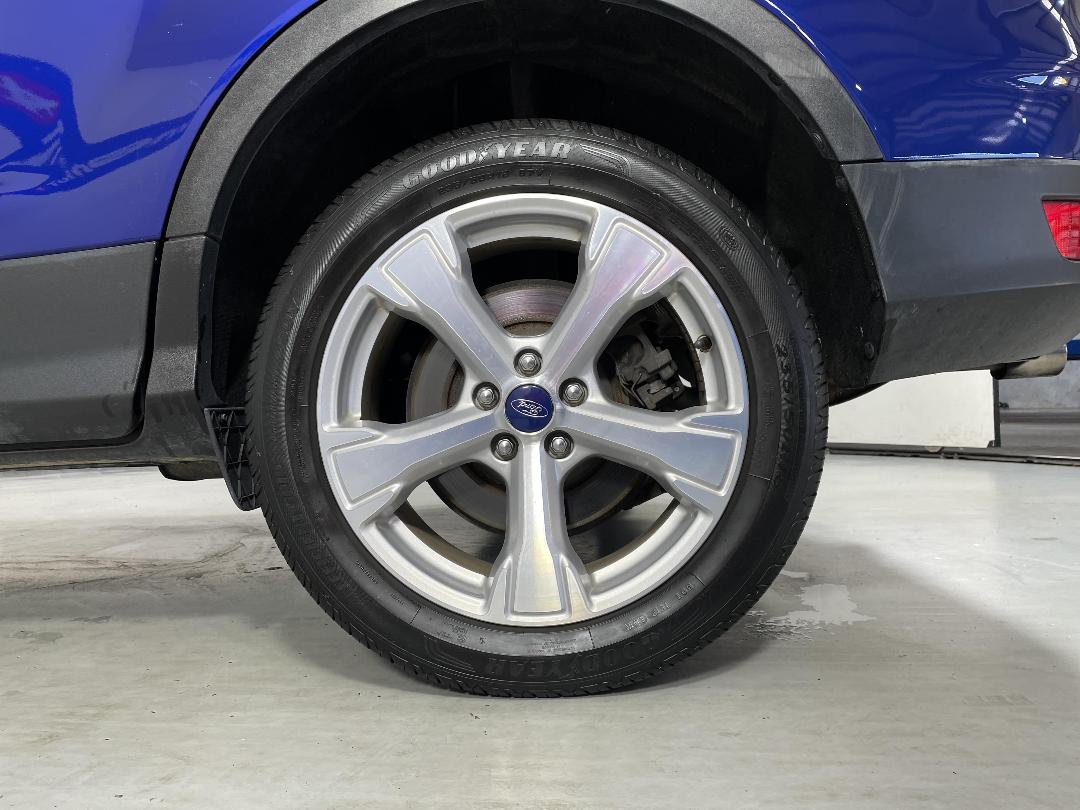 Photo '11' of Ford Escape