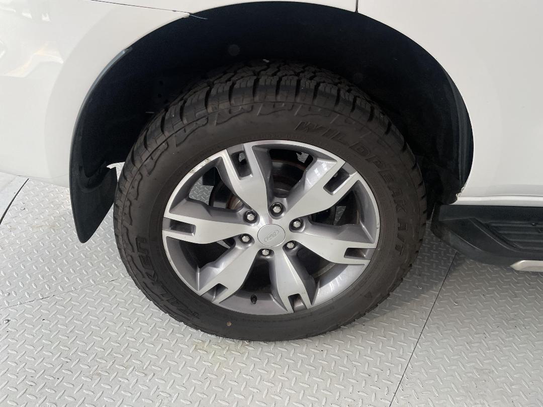 Photo '12' of Ford Everest