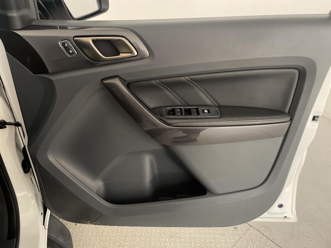 Photo '15' of Ford Everest