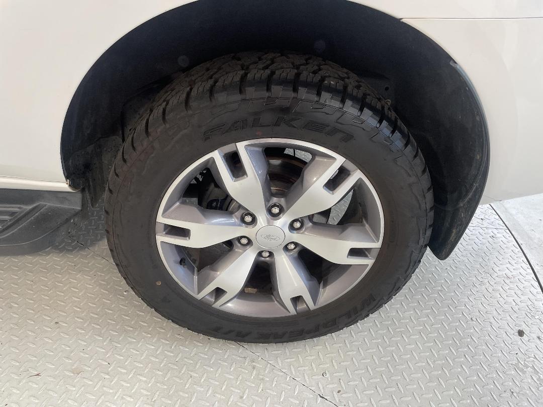 Photo '11' of Ford Everest