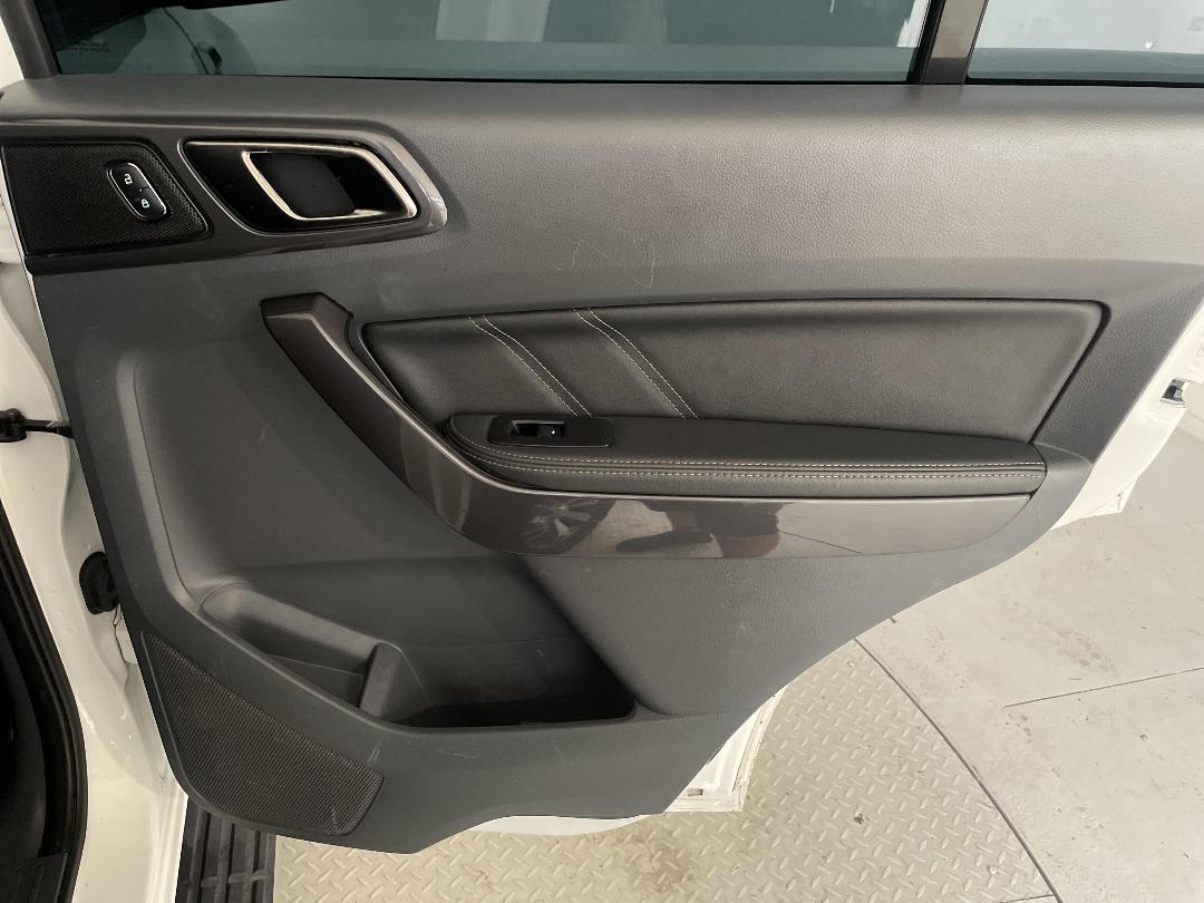 Photo '19' of Ford Everest