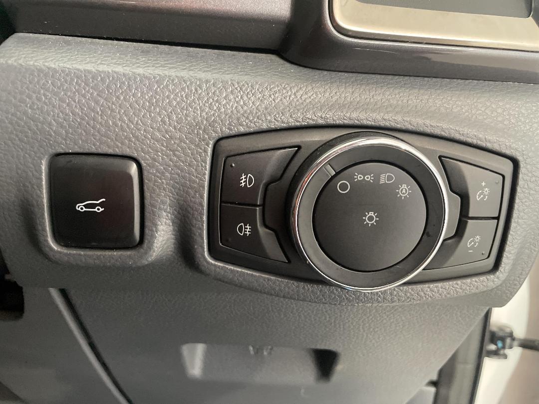 Photo '25' of Ford Everest