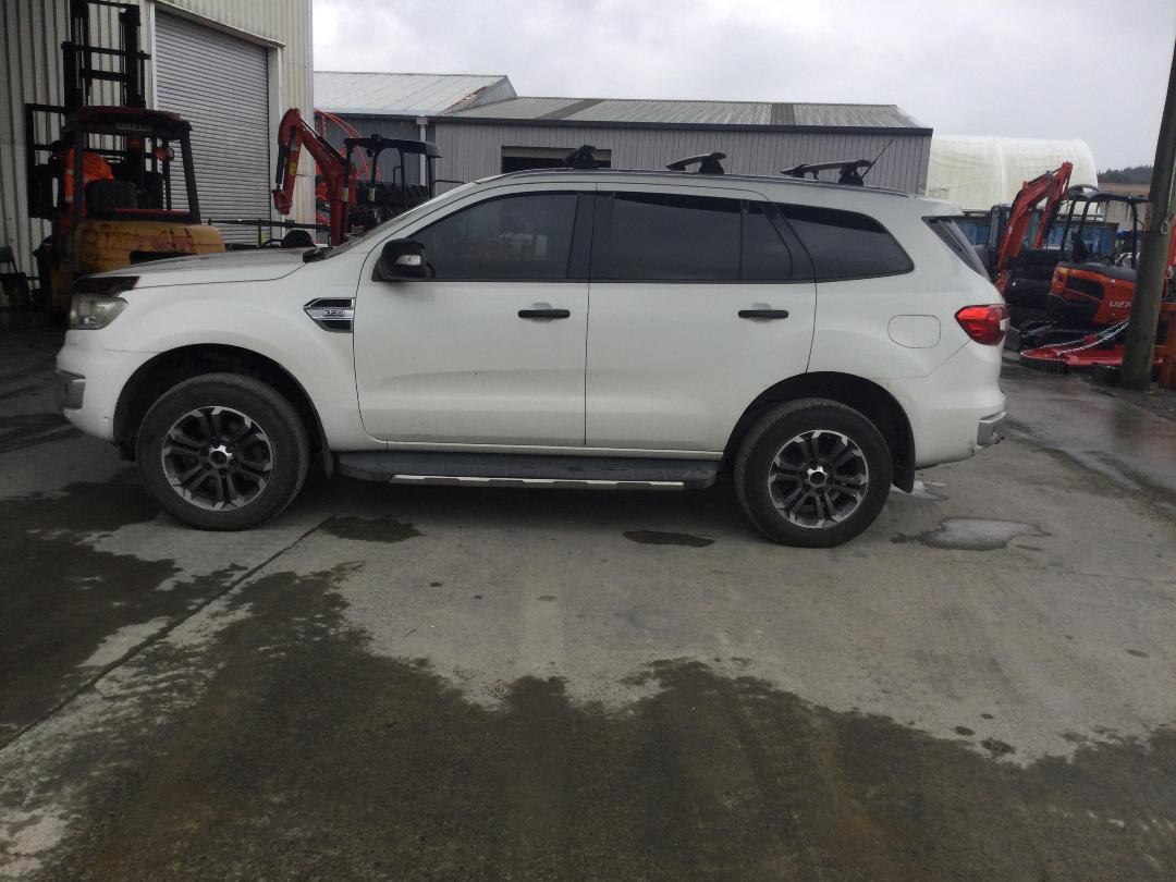 Photo '4' of Ford Everest Titanium