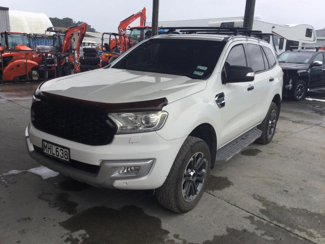 Photo '3' of Ford Everest Titanium