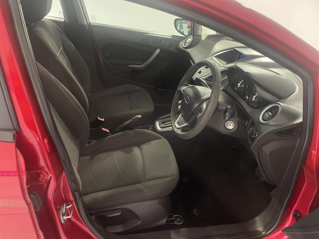 Photo '16' of Ford Fiesta Photo '16' of Ford Fiesta