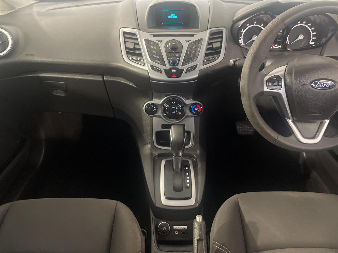 Photo '18' of Ford Fiesta Photo '18' of Ford Fiesta