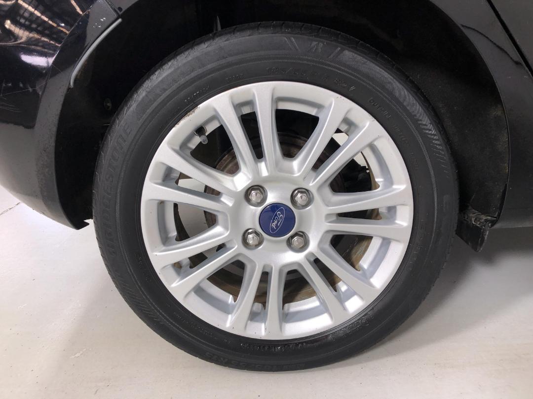 Photo '12' of Ford Fiesta Photo '12' of Ford Fiesta