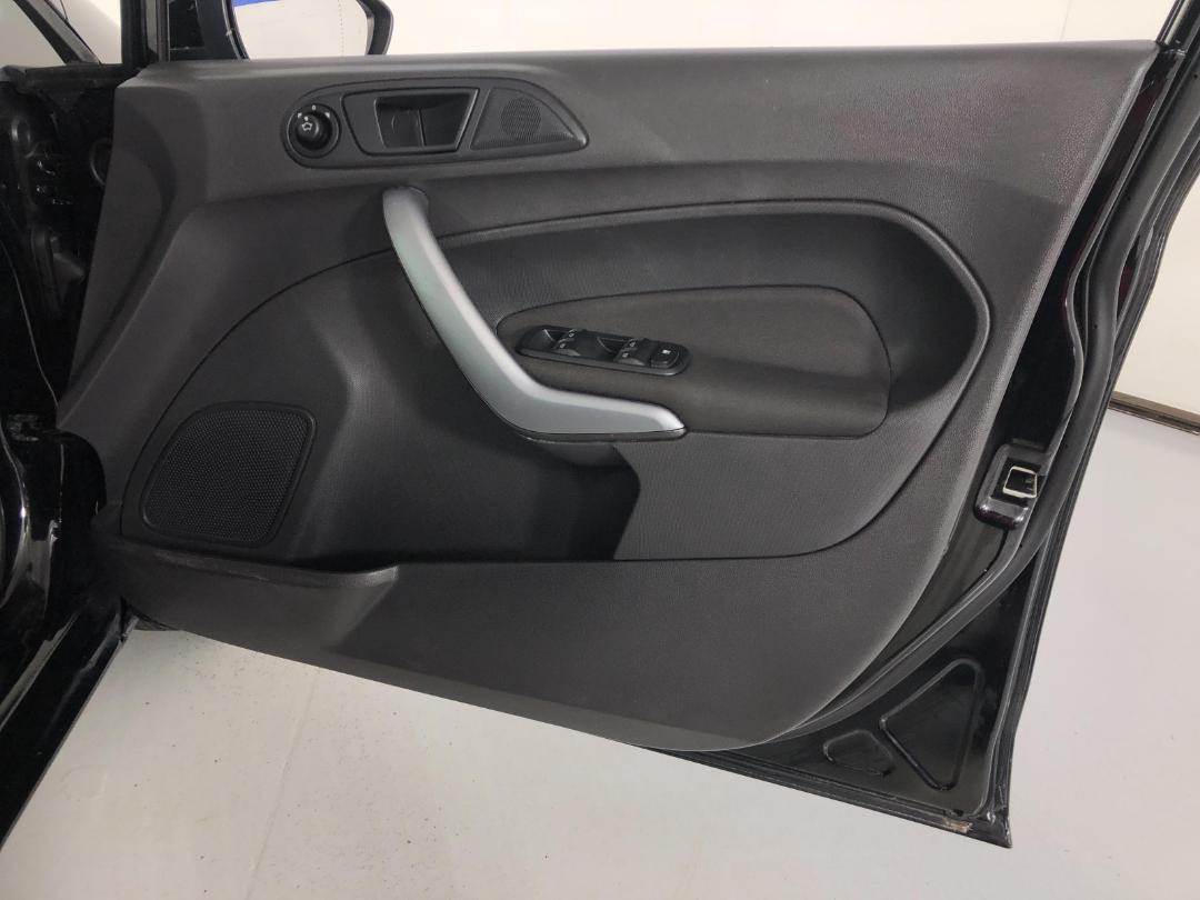 Photo '15' of Ford Fiesta Photo '15' of Ford Fiesta