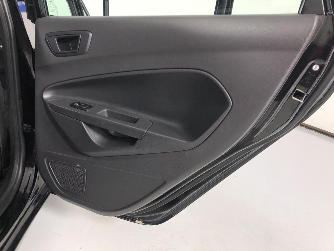 Photo '19' of Ford Fiesta Photo '19' of Ford Fiesta