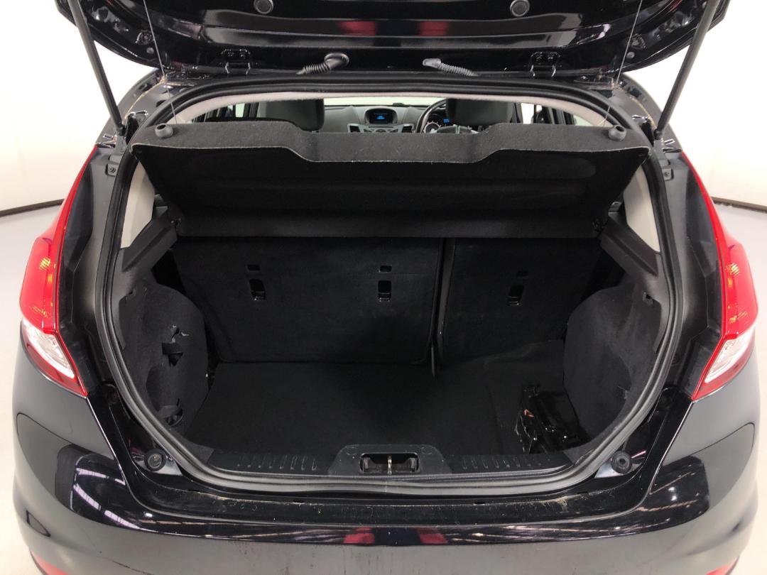 Photo '14' of Ford Fiesta Photo '14' of Ford Fiesta