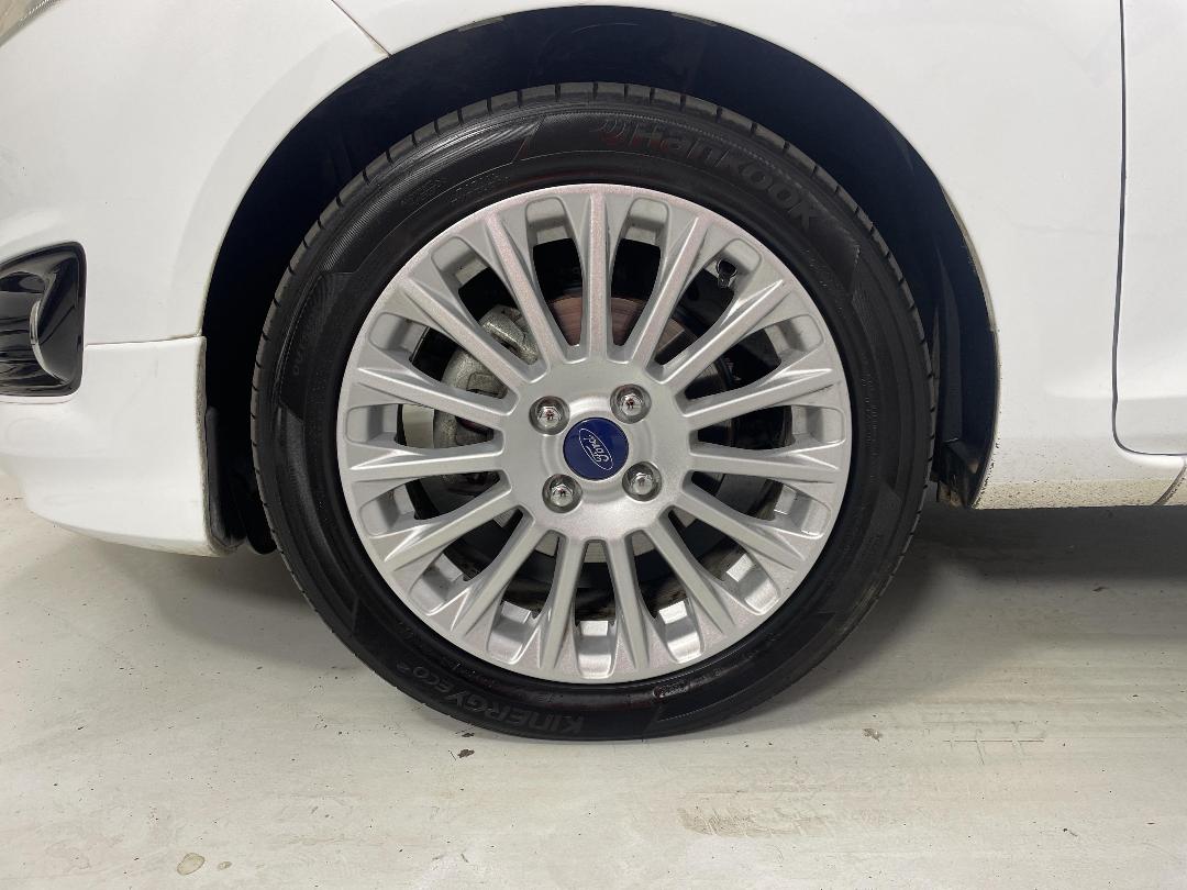 Photo '10' of Ford Fiesta