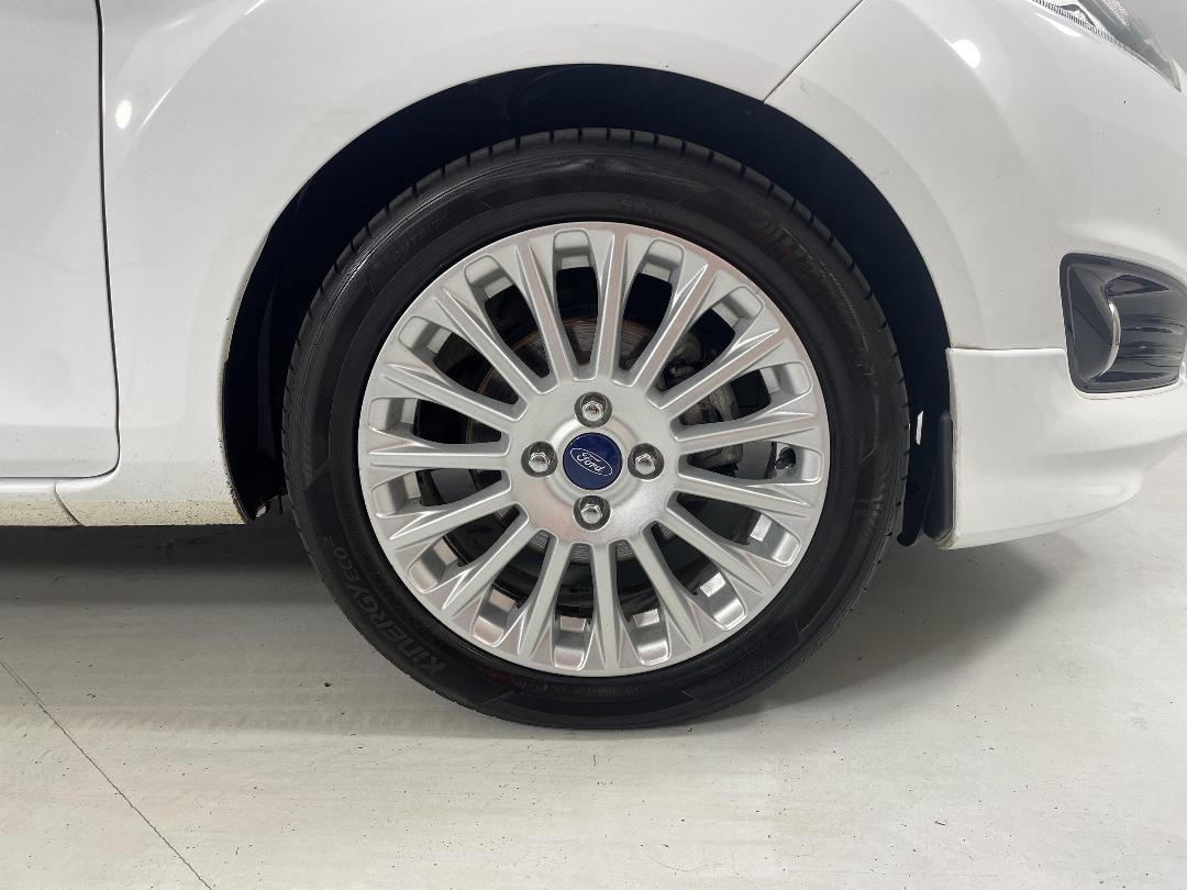 Photo '9' of Ford Fiesta