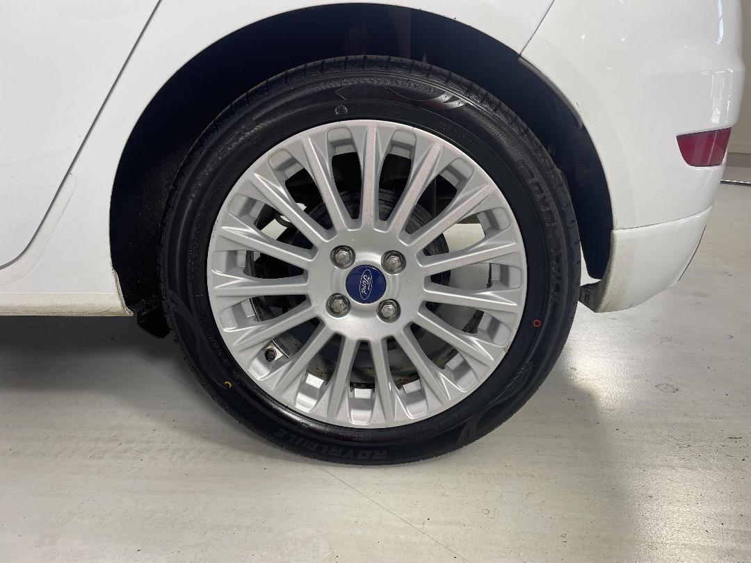 Photo '11' of Ford Fiesta