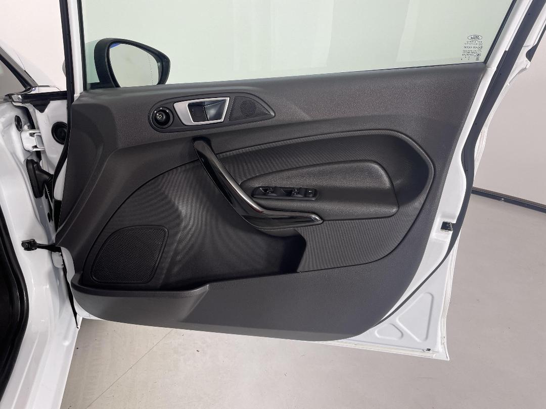 Photo '15' of Ford Fiesta