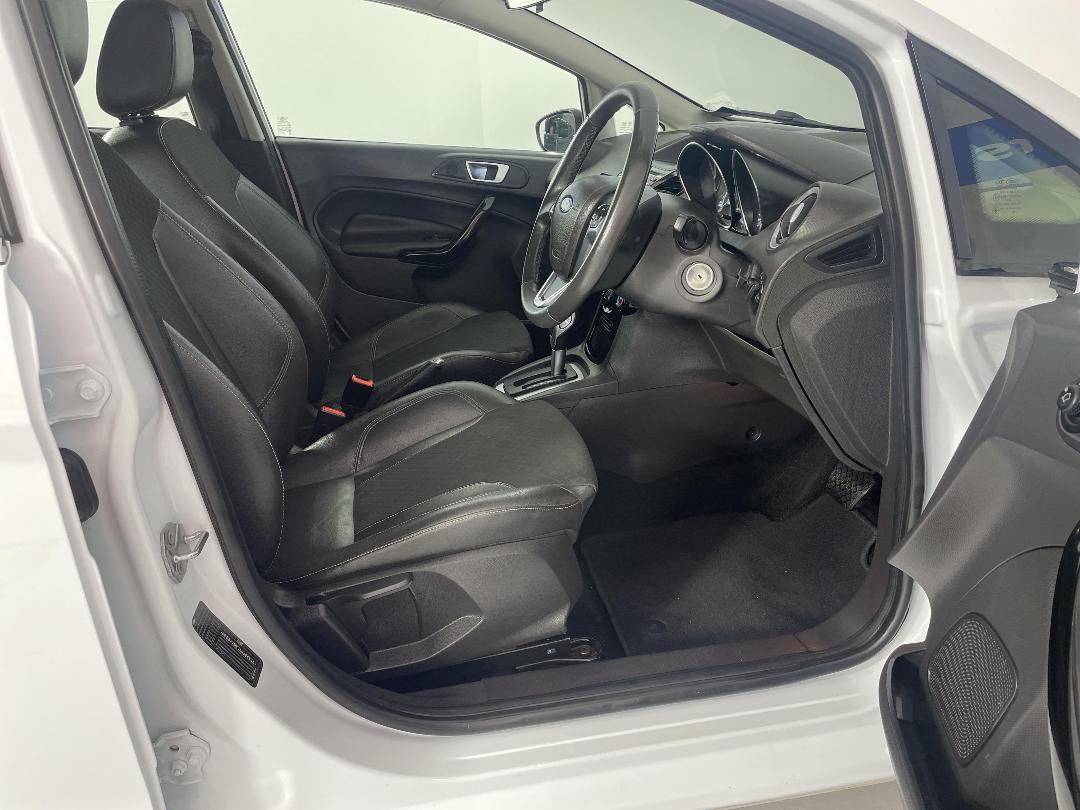 Photo '16' of Ford Fiesta