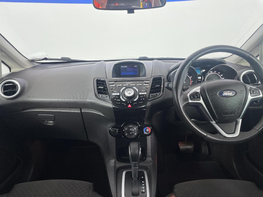 Photo '17' of Ford Fiesta