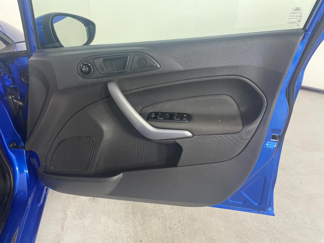 Photo '15' of Ford Fiesta