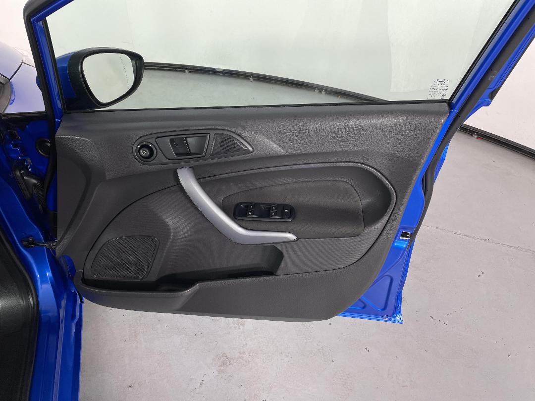 Photo '15' of Ford Fiesta