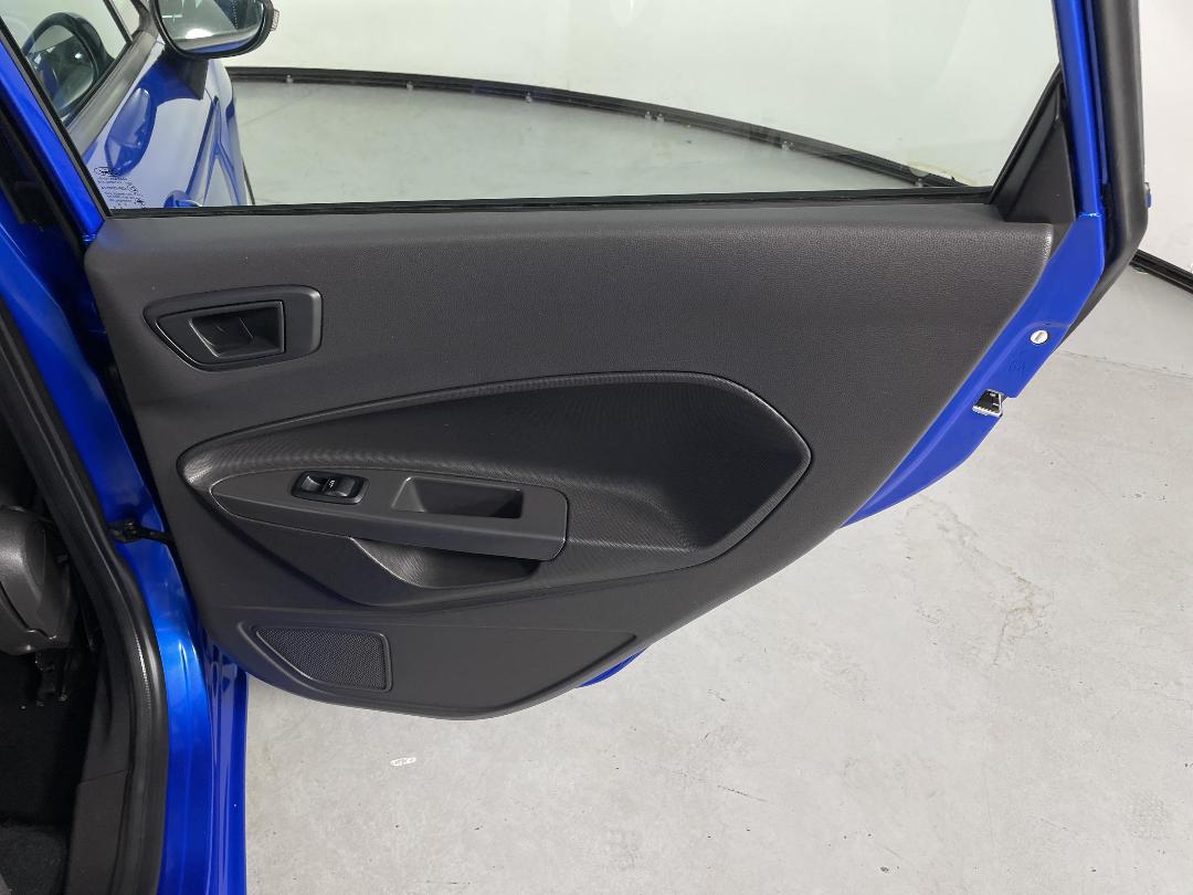 Photo '19' of Ford Fiesta