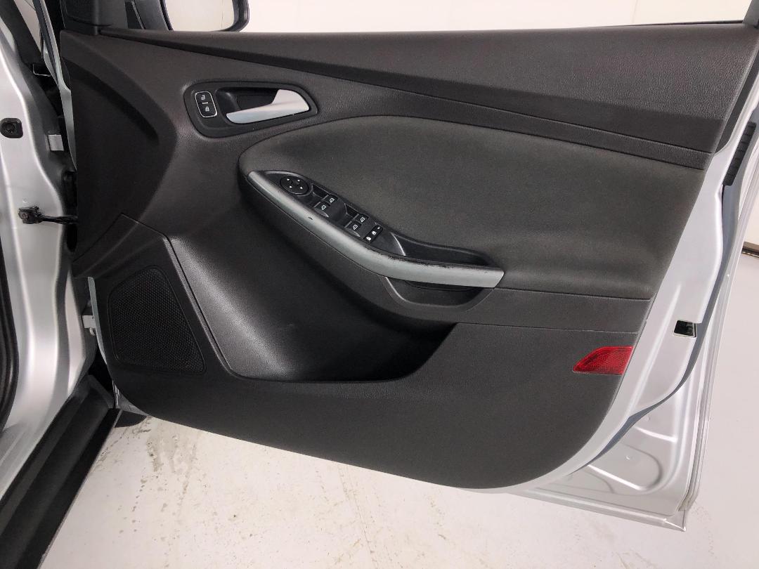 Photo '15' of Ford Focus Photo '15' of Ford Focus