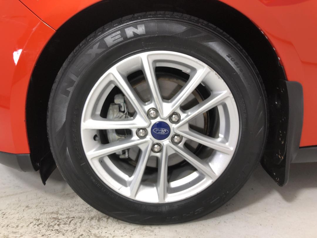 Photo '10' of Ford Focus