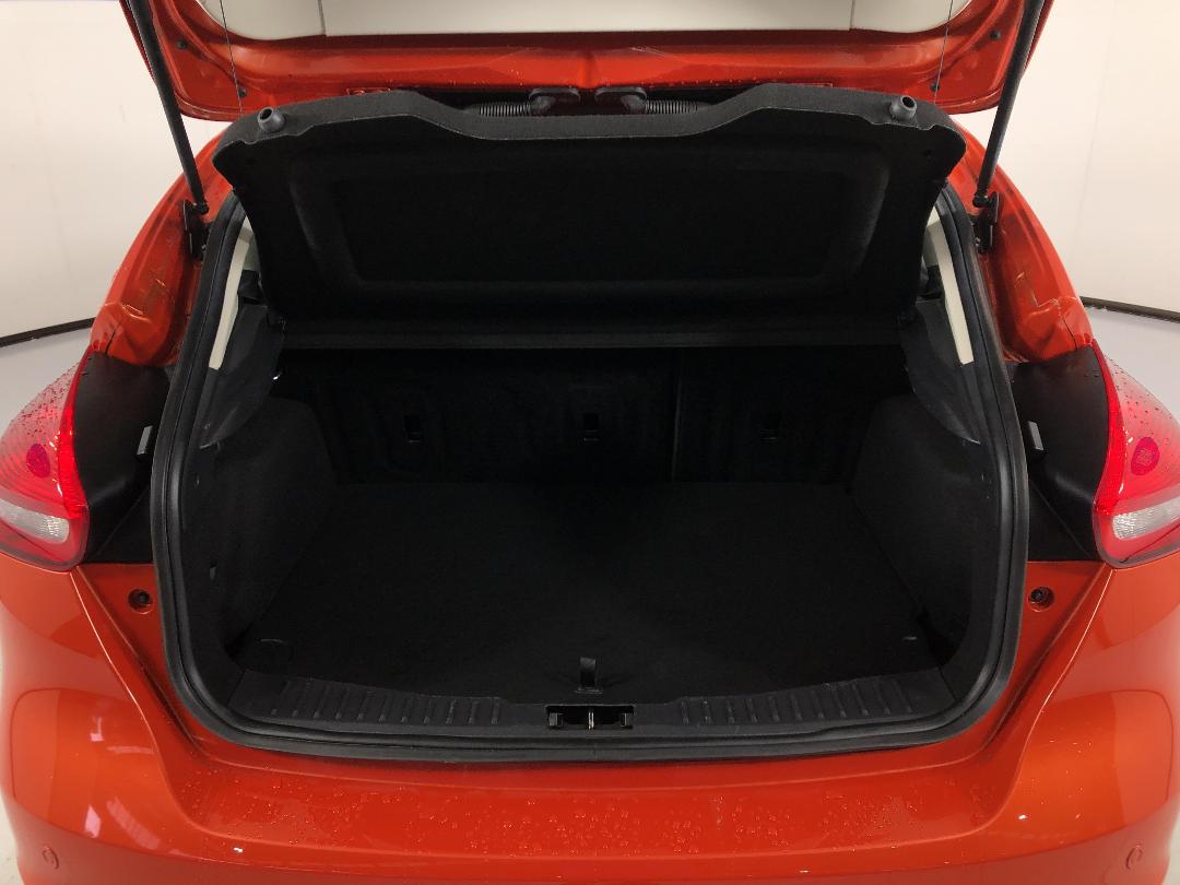 Photo '14' of Ford Focus