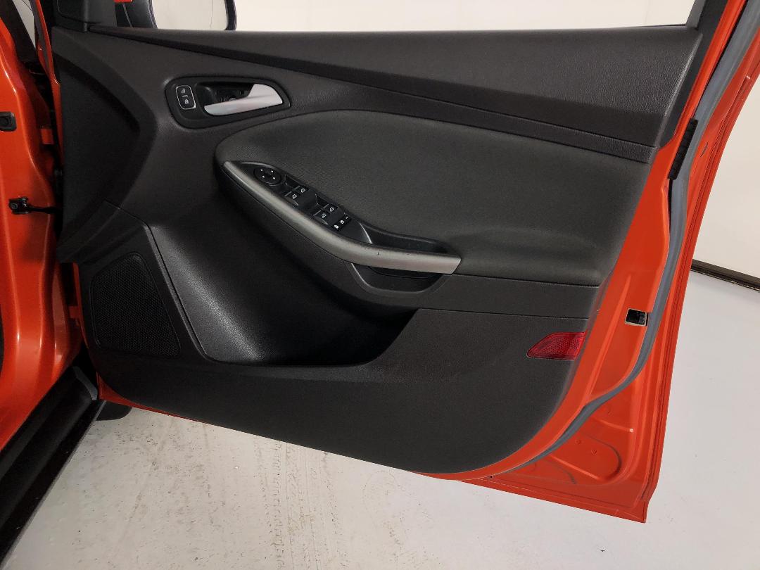 Photo '15' of Ford Focus