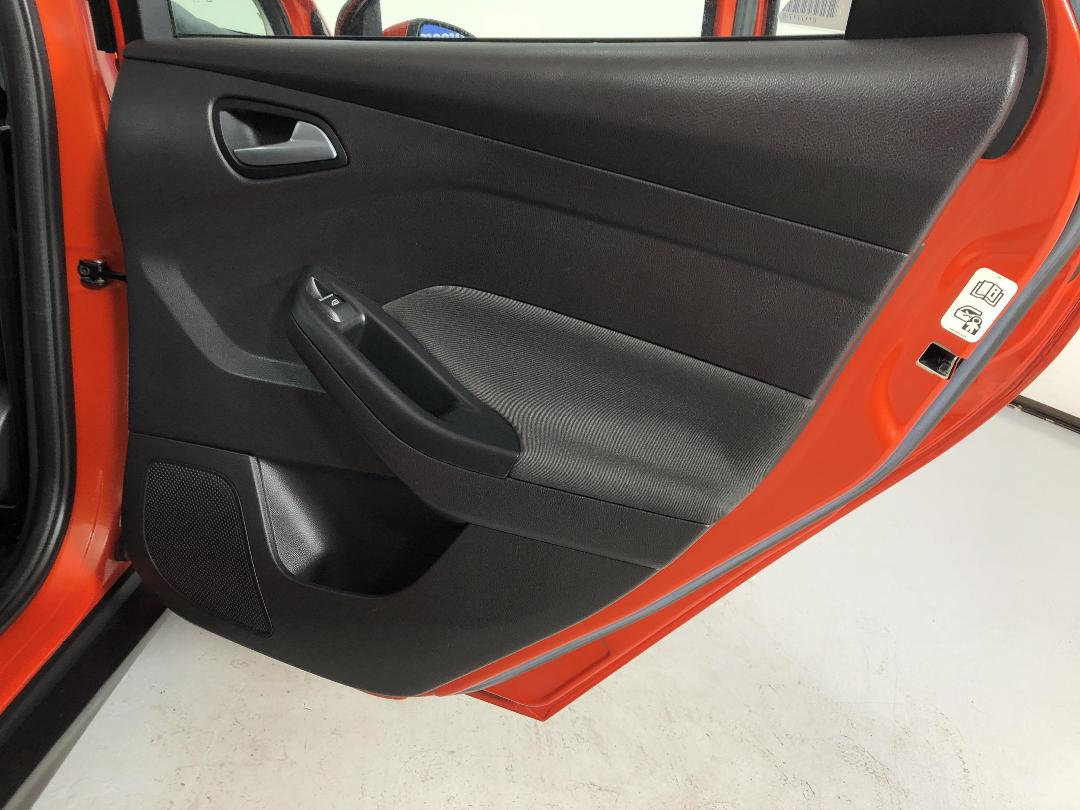 Photo '19' of Ford Focus