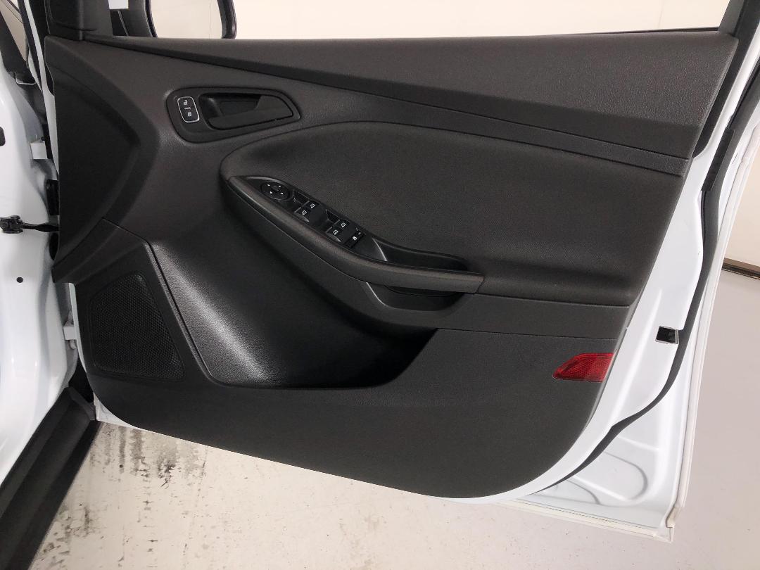 Photo '15' of Ford Focus Photo '15' of Ford Focus