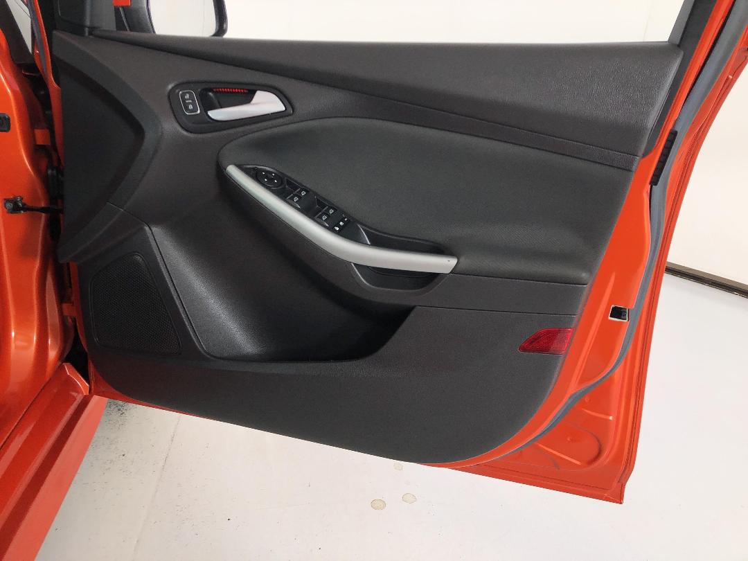 Photo '15' of Ford Focus