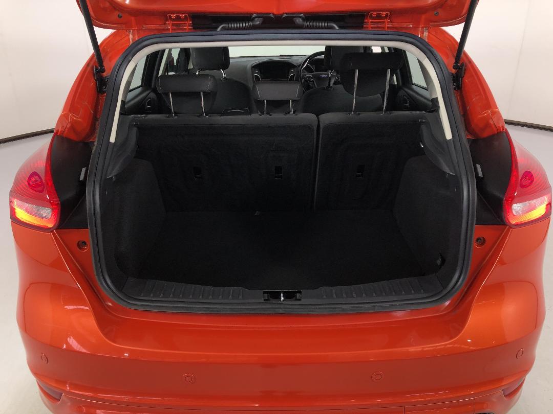 Photo '14' of Ford Focus