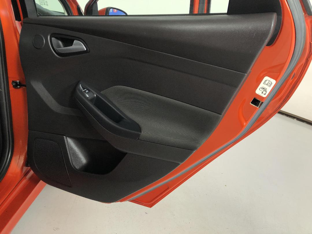 Photo '19' of Ford Focus