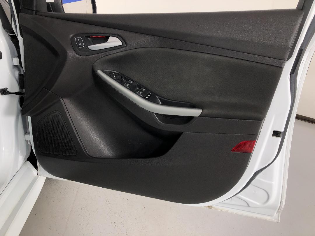 Photo '15' of Ford Focus